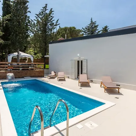 Bila Vila - Where Life Meets Luxury & Nature Σπλιτ