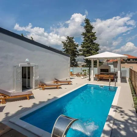 Bila Vila - Where Life Meets Luxury & Nature Σπλιτ