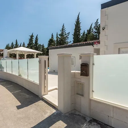 Bila Vila - Where Life Meets Luxury & Nature Σπλιτ